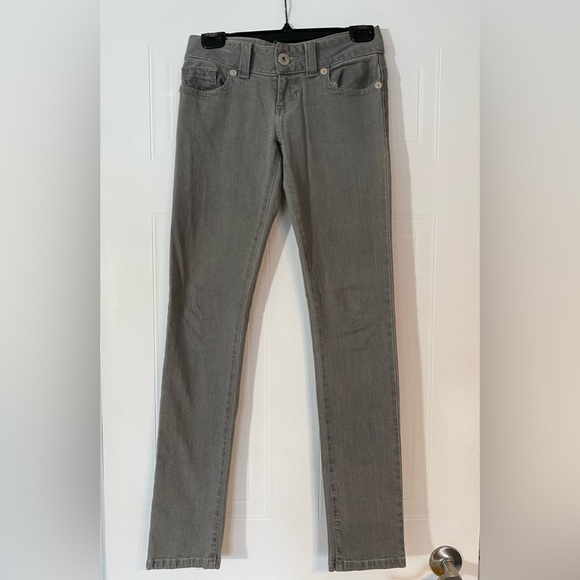 🔷Guess Gray jeans🔷 - Picture 3 of 6